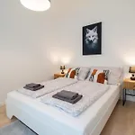Washingtonova Cr Apartment