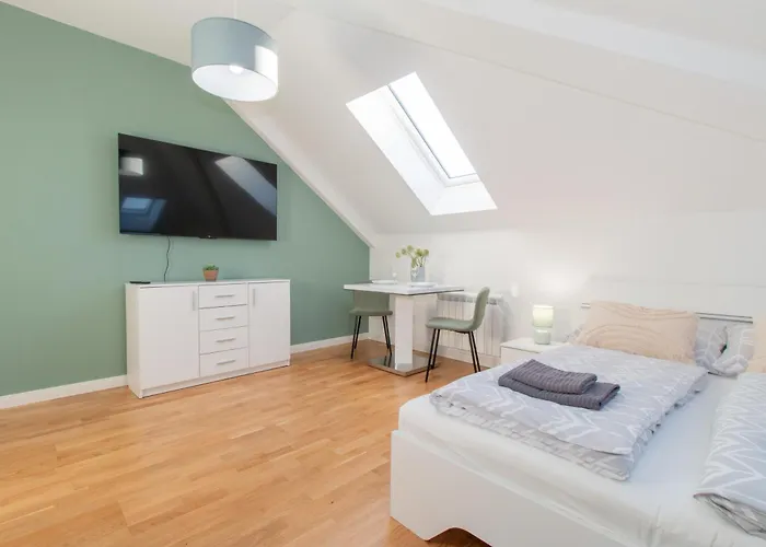 Washingtonova Cr Apartment Prag