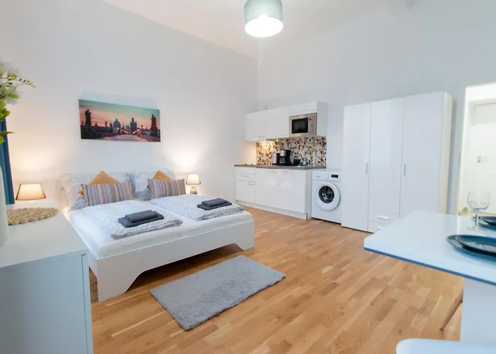 Washingtonova Cr Apartment