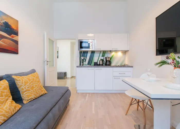 Washingtonova Cr Apartment Prag